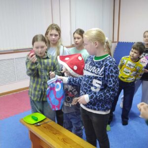 Познавательно-развлекательное мероприятие "Что нам осень принесла" Познавательно-развлекательное мероприятие "Что нам осень принесла"