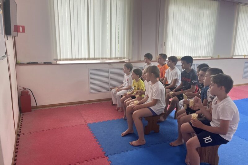 Киноурок в подростковом клубе «Искра»