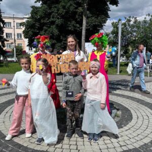 Учащиеся "Народного (образцового) коллектива" театрального объединения "Маска" приняли участие в празднике, посвящённом Дню молодёжи России