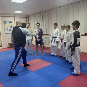 Занятие по подготовке юных судей по каратэ