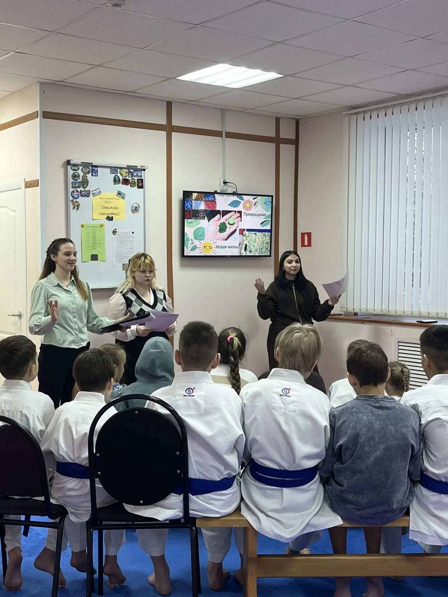 Началась акция по сбору крышечек в подростковом клубе «Искра»