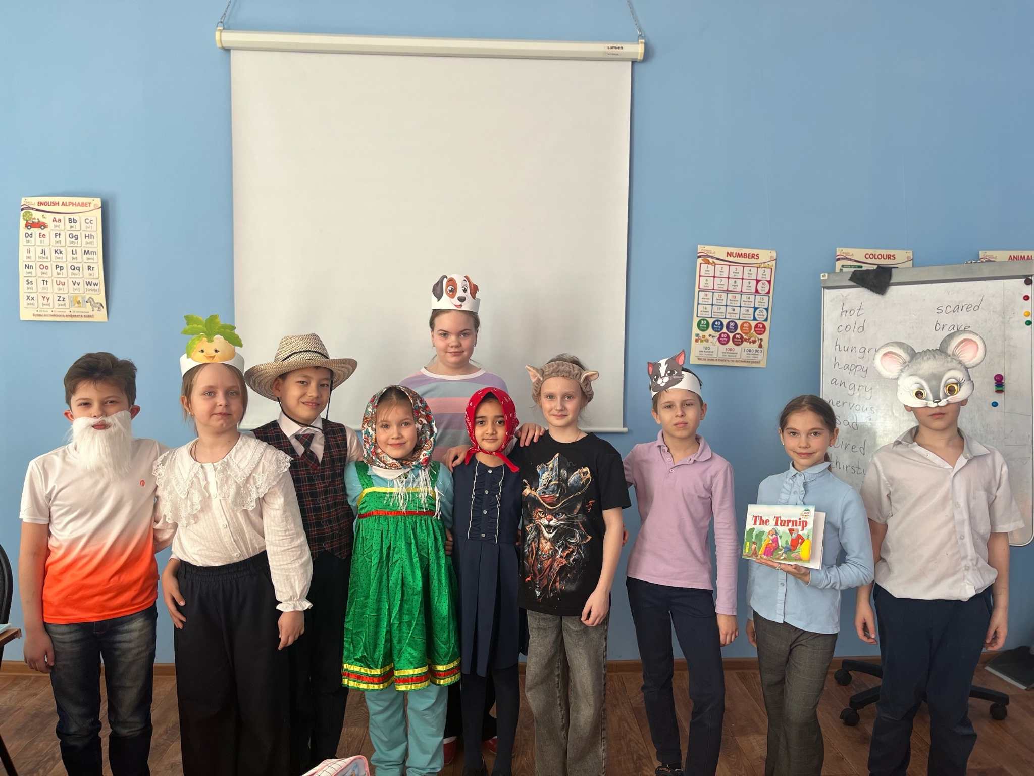 Театрализованное представление по мотивам английской народной сказки The Turnip («Репка»)