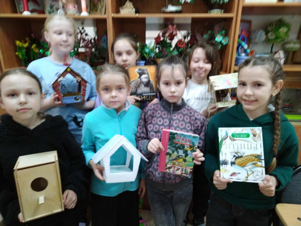 Мастер-класс по изготовлению скворечников и кормушек в детском объединении «Аленький цветочек»