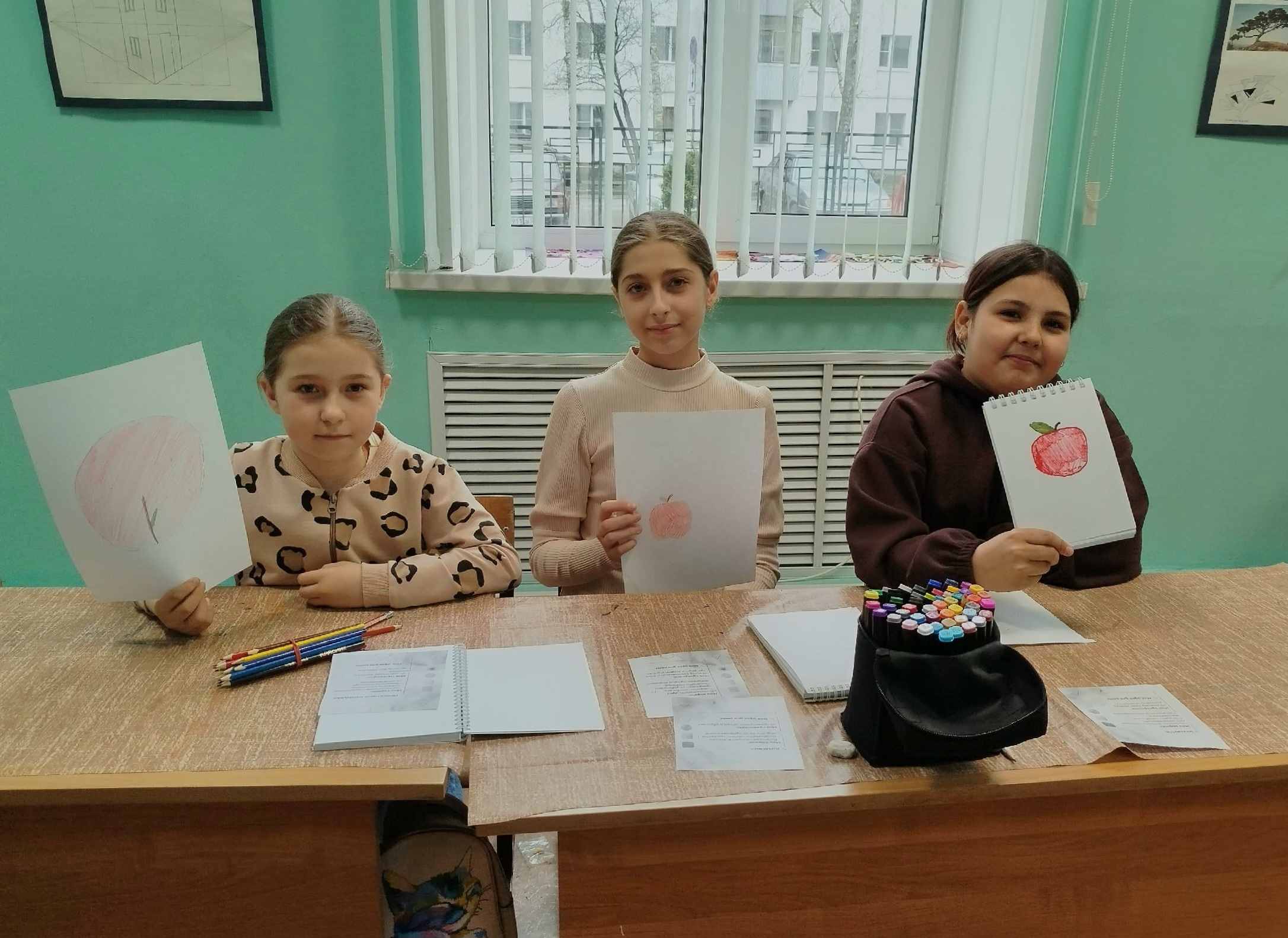 Не просто рисование: как в «Палитре творчества» учат работать в команде